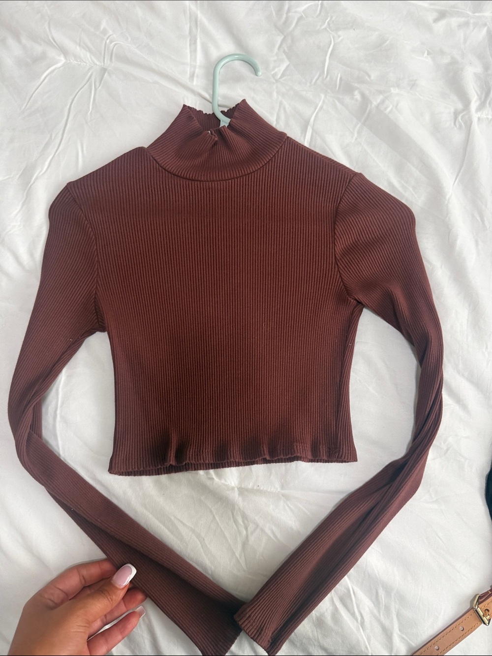 Women’s Ribbed Mock Neck Long Sleeve Crop Top - Brown